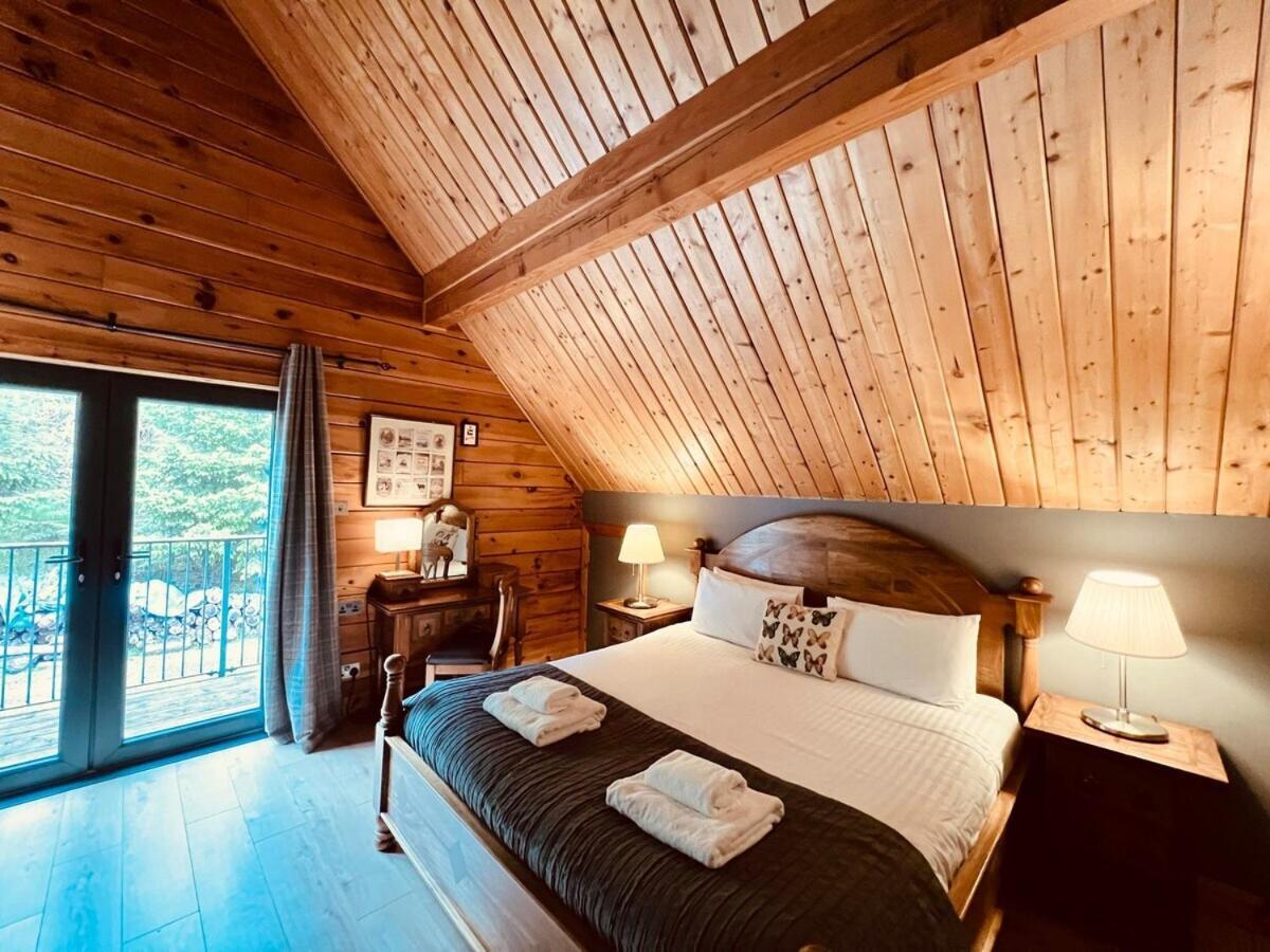 Lodges On Loch Ness インヴァネス エクステリア 写真