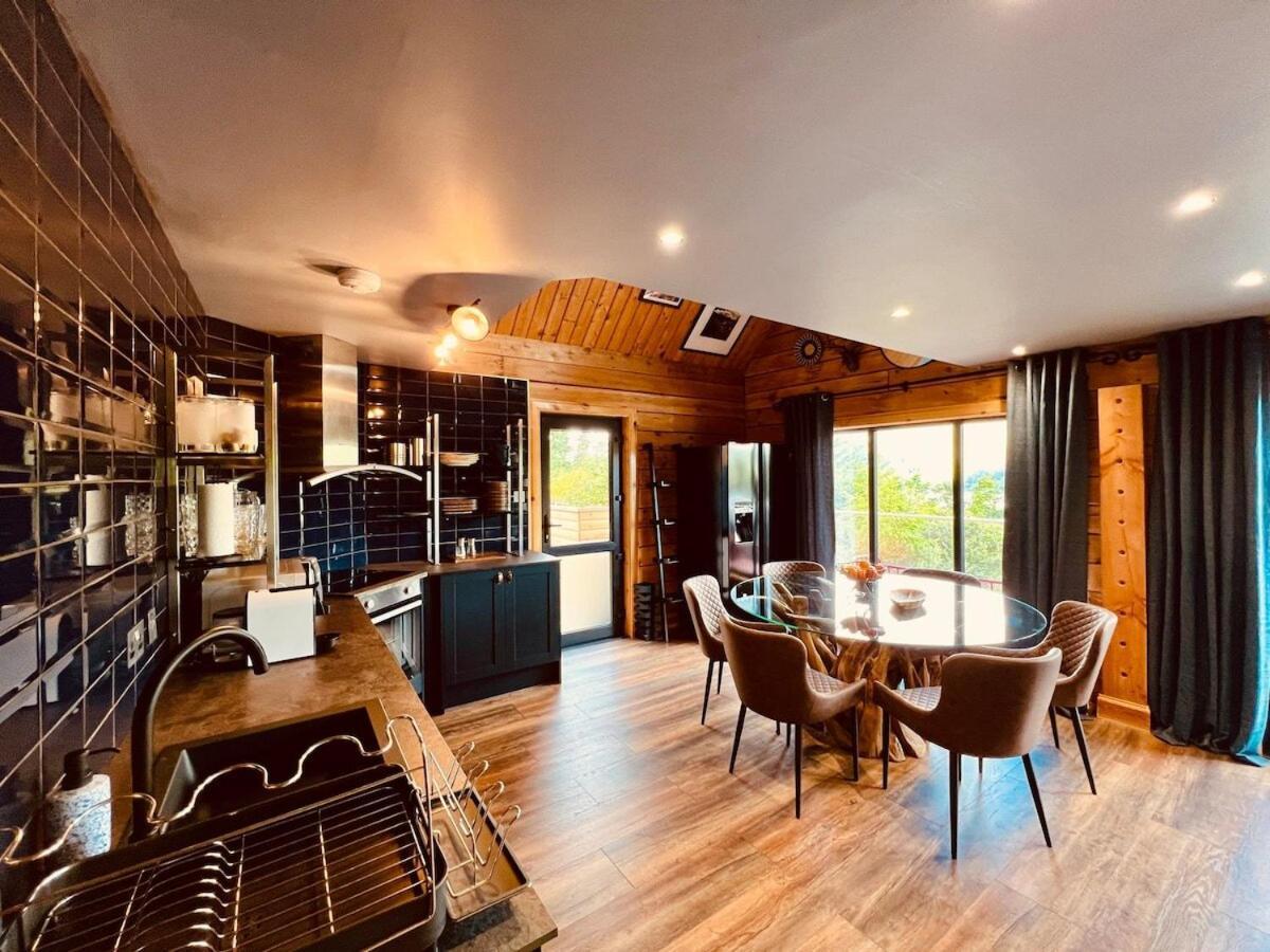 Lodges On Loch Ness インヴァネス 部屋 写真