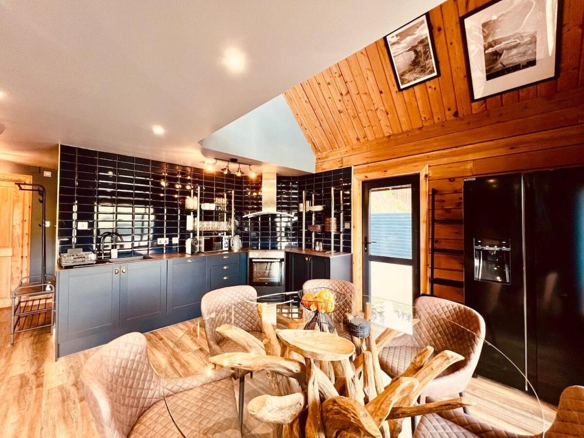 Lodges On Loch Ness インヴァネス 部屋 写真